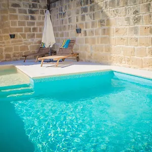 lemon-tree-bed-breakfast.hotelssaintjulians.com/